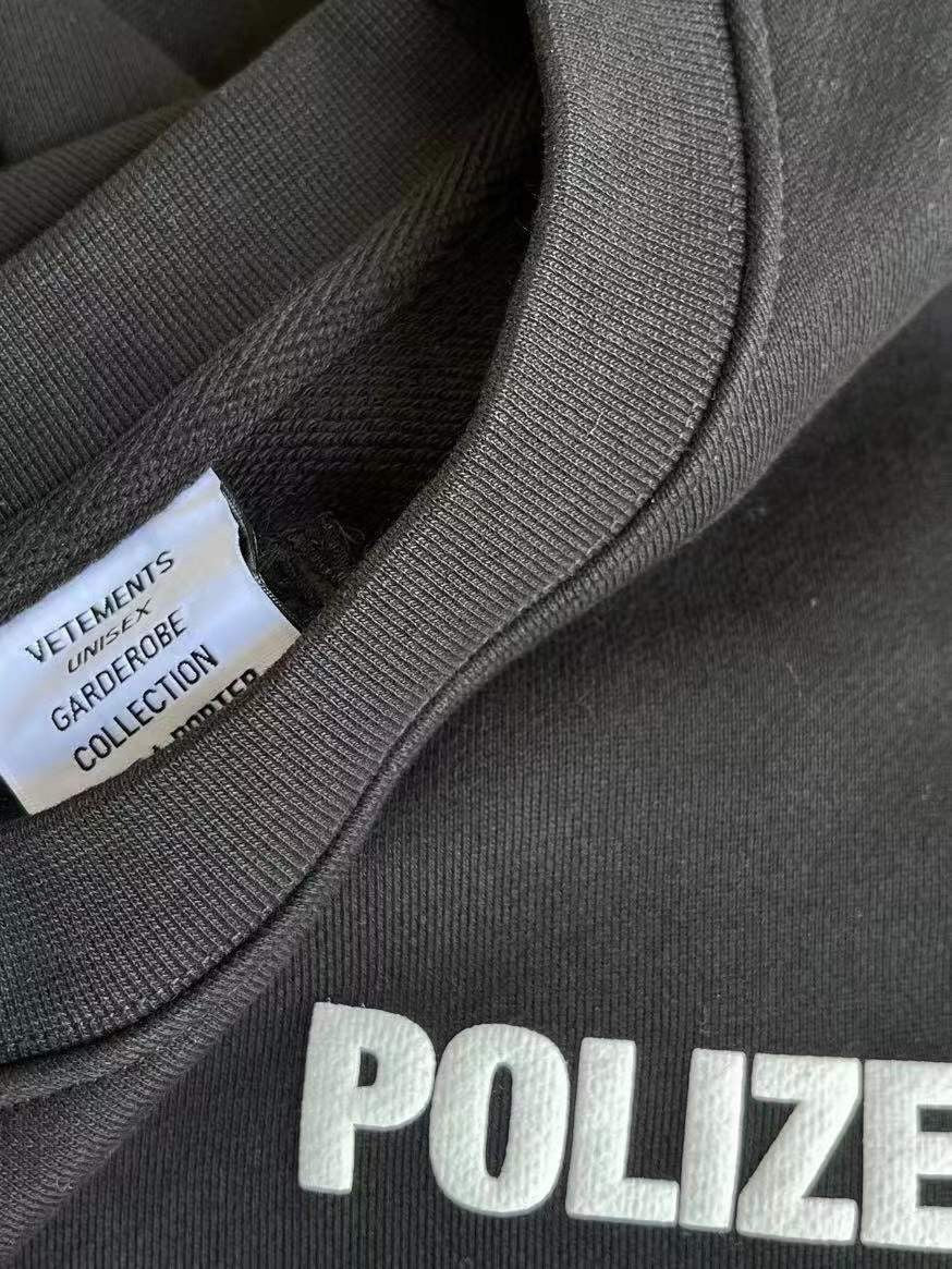 VETEMENTS Polizei Print Sweatshirt