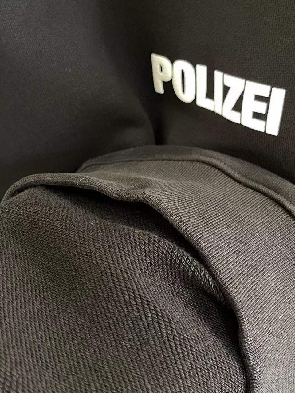 VETEMENTS Polizei Print Sweatshirt