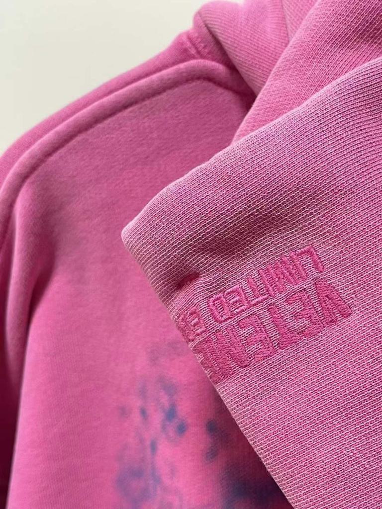 VETEMENTS I Got Lucky Long-sleeve Pink Hoodie