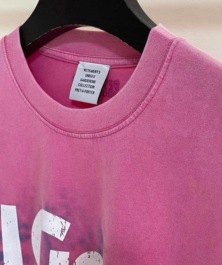 VETEMENTS I Got Lucky Pink T-shirt