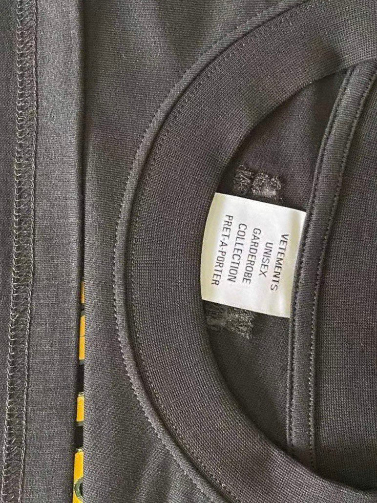 VETEMENTS Graphic Print Crewneck T-Shirt