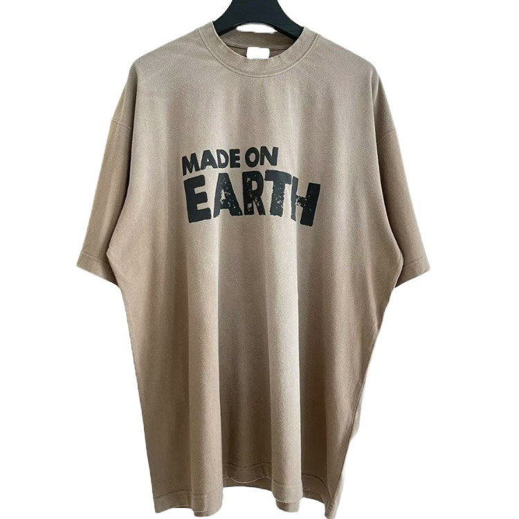 VETEMENTS Made On Earth T-shirt