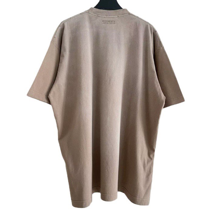 VETEMENTS Made On Earth T-shirt