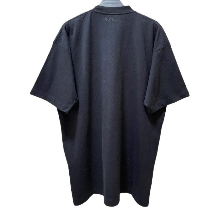 VETEMENTS Medium T-shirt