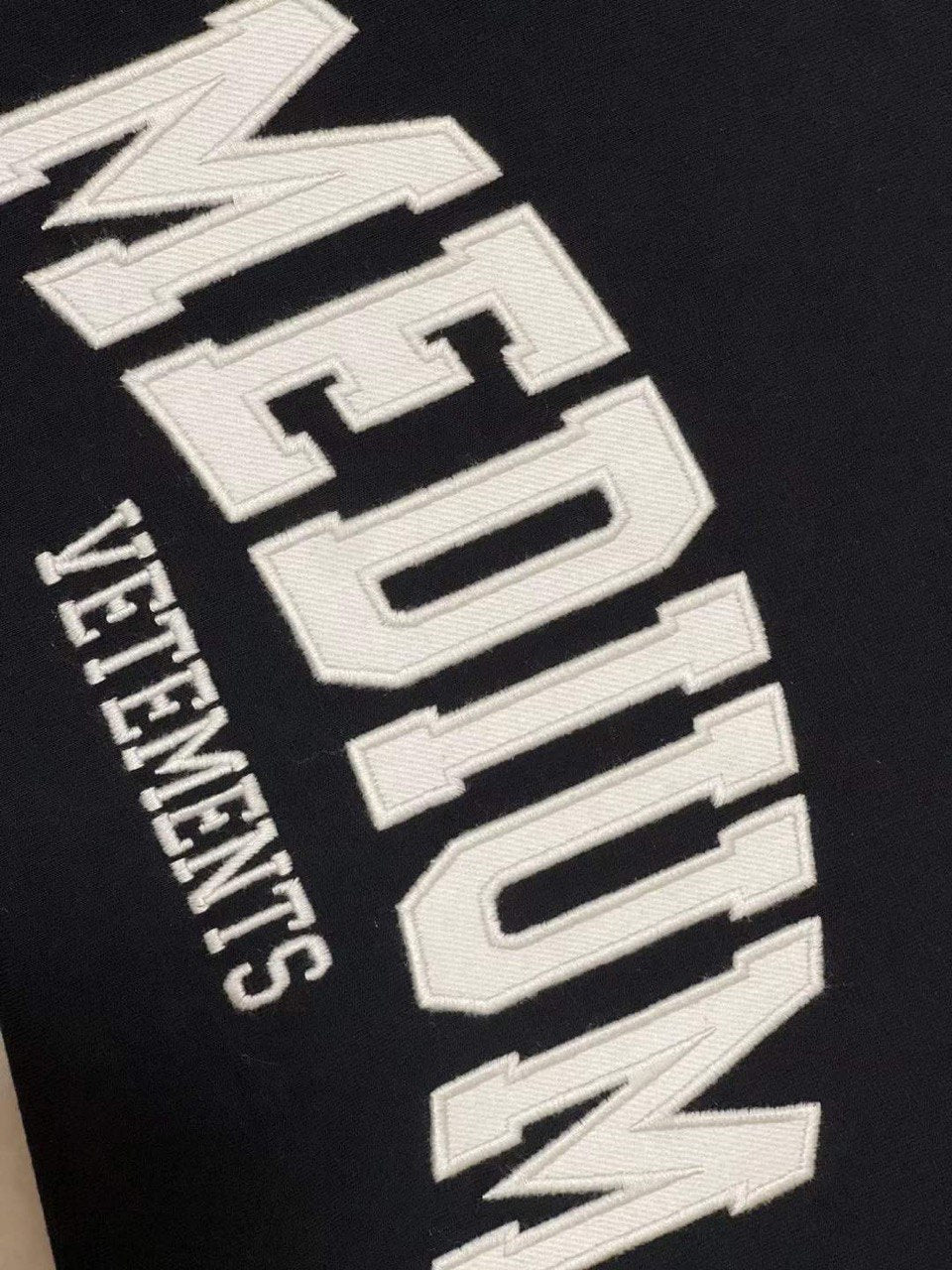 VETEMENTS Medium T-shirt